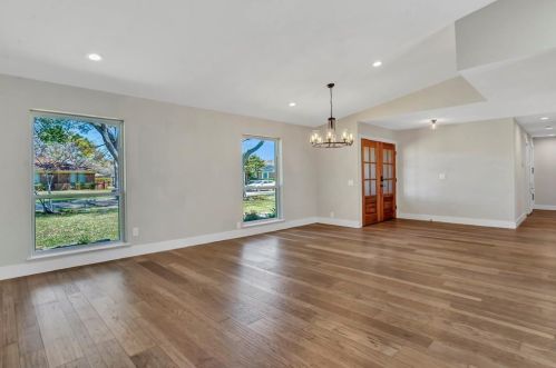 702 Carleton Dr, Richardson TX  75081-5906 exterior