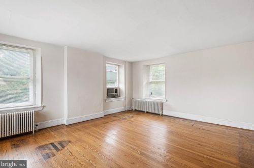 1013 Talcon Dr, Wilmington DE  19804-1242 exterior