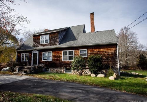 1733 Center Groton Rd, Gales Ferry, CT 06339-1942