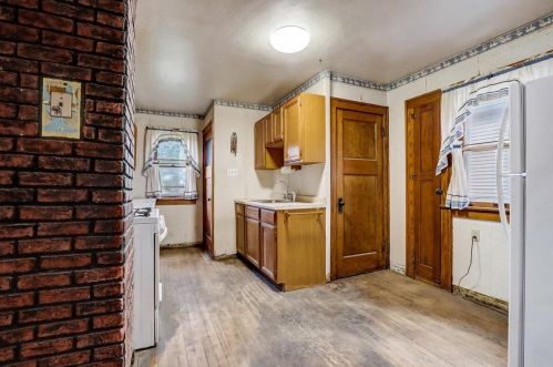 1454 89, Milwaukee WI 53222-4604 exterior