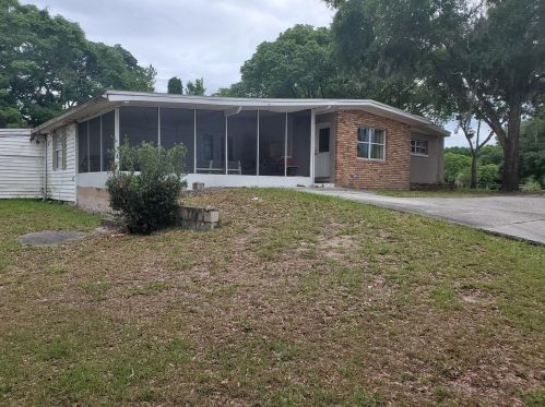 205 Valencia Ct, Deland, FL 32724-2329