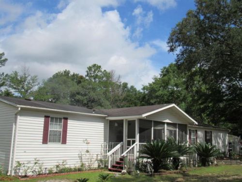 576 Old Jolly Bay Rd, Freeport, FL 32439-4138