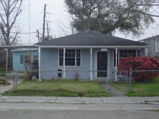 2605 Rose Dr, Gretna, LA 70053-7545