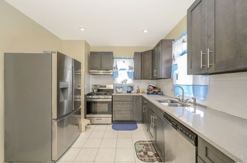 100-12 205th St, Jamaica NY  11423-2210 exterior