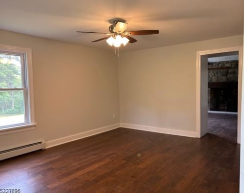 5 Pierson Ln, Oxford NJ  07863-3278 exterior