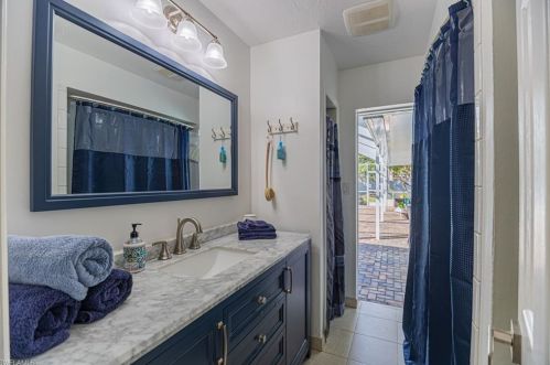 6100 Green Blvd, Naples FL  34116-4824 exterior