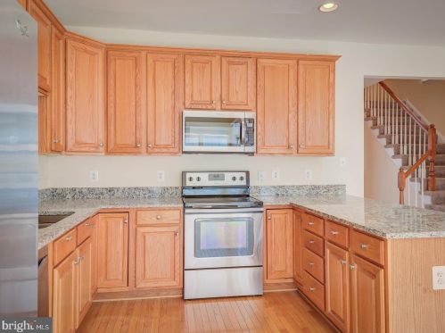 7355 Bloomington Ct, Springfield VA  22150-4920 exterior