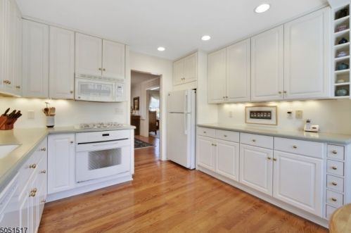 350 Lafayette Ave, Chatham Township NJ  07928-1652 exterior