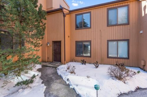 9 Hudson View Hl, Crotonville, NY 10562-3325