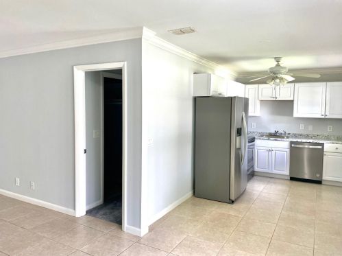 4392 Golfers Cir, West Palm Beach FL  33410-4610 exterior
