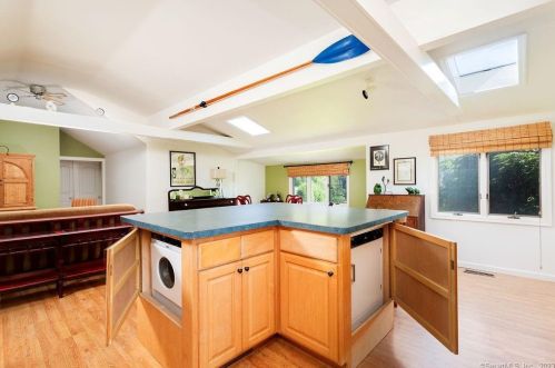 1 Bch Dr, Danbury CT  06812-3425 exterior