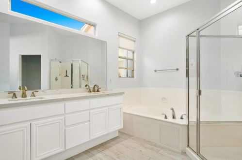 166 Kavenish Dr, Rancho Mirage CA  92270-3244 exterior