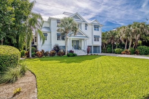 466 Sea Oats Dr, Sanibel, FL 33957-5413