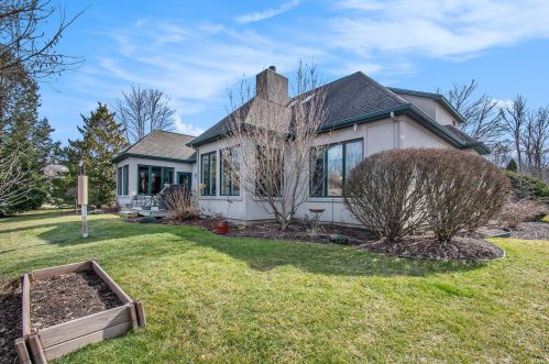 1540 Lake George Dr, Mishawaka IN  46545-4065 exterior