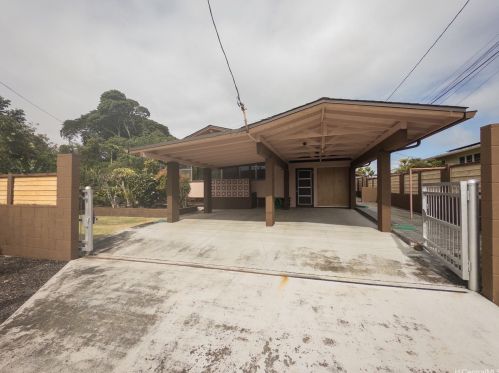 1942 Kinipopo St, Wahiawa, HI 96786-2731