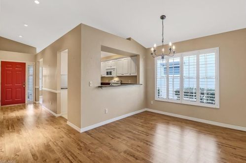 1550 Weybridge Cir, Naples, FL 34110-1096