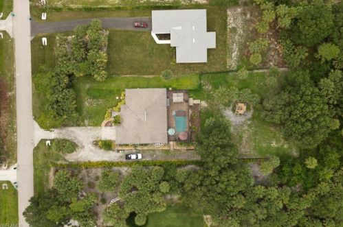 4845 20th Ave, Naples FL  34117-9125 exterior