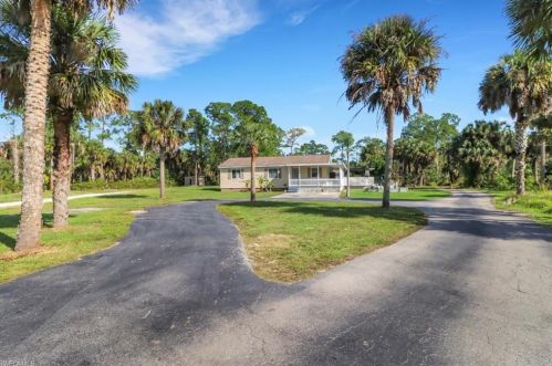 570 11th St, Naples, FL 34117-2179
