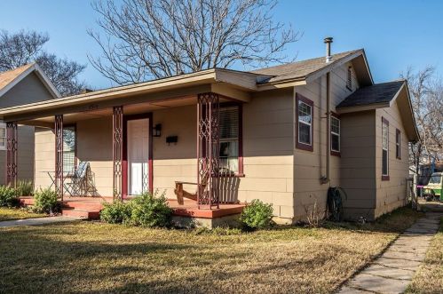 2916 Ryan Ave, Fort Worth, TX 76110-3442