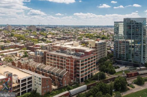 2429 Locust St, Philadelphia PA  19103-5553 exterior