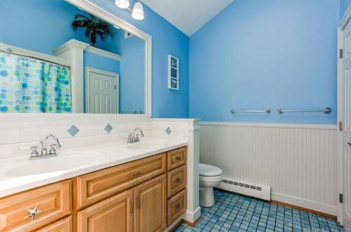 53 Paul St, Bristol CT  06010-5578 exterior