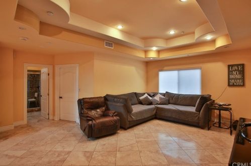 8816 Elston Ave, Downey CA  90240-2225 exterior