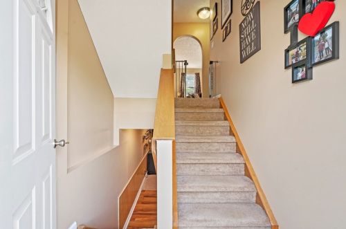 1202 Timber Trl, Imperial, PA 15126-8903