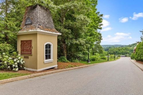 19 Thermos Ave, Norwich, CT 06360-6913