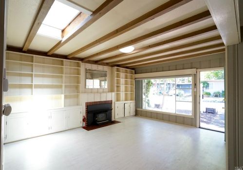 314 Lomitas Ln, Santa Rosa, CA 95404-2132