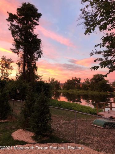 323 Lk Shr Dr, Bricktown NJ 08723-6013 exterior