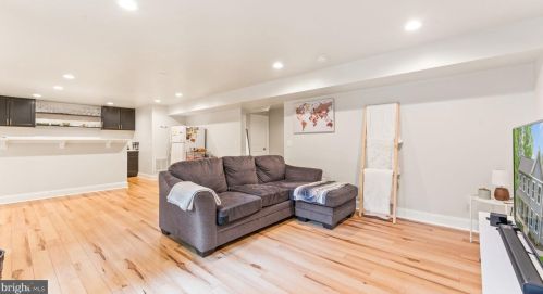 1077 Mountain View Rd, Fredericksburg VA  22406-4429 exterior