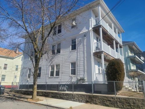 167 Regent Ave, Providence, RI 02908-4636