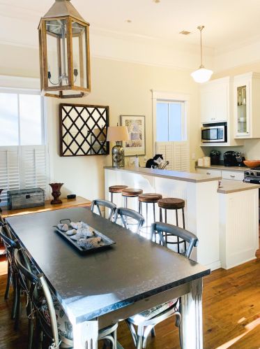 154 Ionsborough St, Mount Pleasant SC  29464-6690 exterior