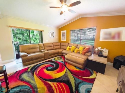 2937 179 Ave, Hollywood FL 33029-1602 exterior