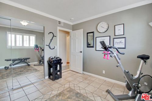 840 Moffatt Cir, Simi Valley CA  93065-5633 exterior