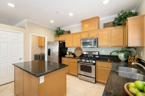 828 Mira Grande, Palm Springs CA  92262-1209 exterior