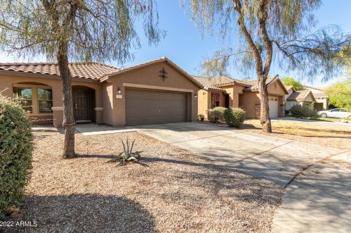 702 Desert Moon Trl, San Tan Valley, AZ 85143-6137