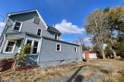 58 Main St, Quinton, NJ 08072-1101