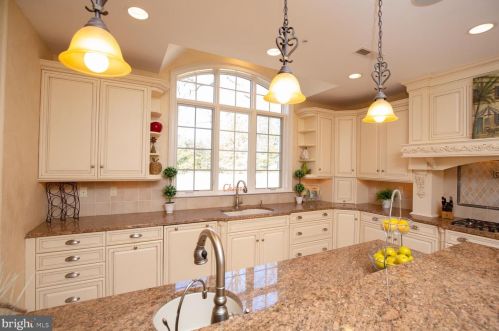 108 Gift Cir, Prospectville PA 19002-2732 exterior