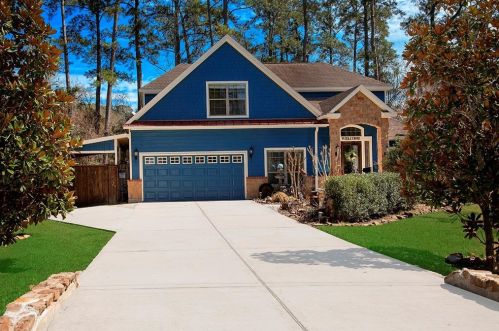 32610 Riverwood Dr, Magnolia, TX 77354-2245