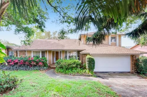 1016 Red Dandy Dr, Orlando, FL 32818-6930