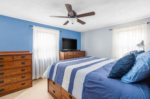 96 Daniel Dr, North Kingstown RI  02852-6702 exterior