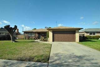 4571 Kavanagh Ave, Fresno, CA 93705-1104