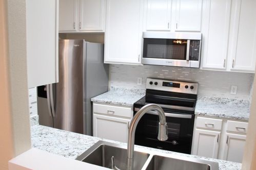 217 Marvin Cv, Monadale, TX 78634-5185