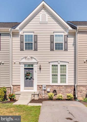 69 Norwood Dr, Falling Waters, WV 25419-0060