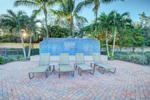 15548 Glencrest Ave, Delray Beach FL  33446-9576 exterior