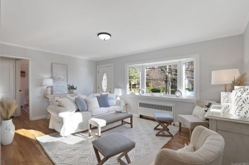 65 Snowden Ave, Crotonville NY  10562-3244 exterior