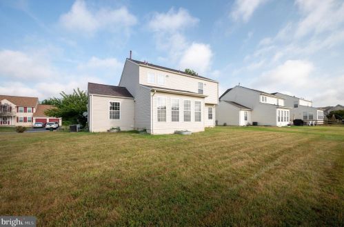 216 Shetland Dr, New Castle DE  19720-8832 exterior