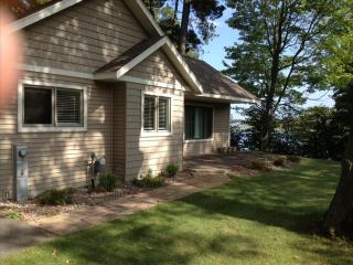 402 Country Club Rd, Weston, WI 54476-1813
