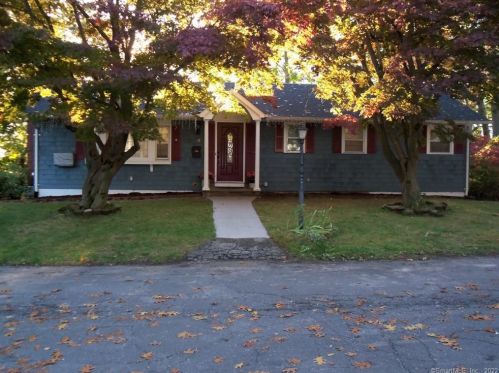 29 Woodstock St, Waterbury, CT 06704-2944